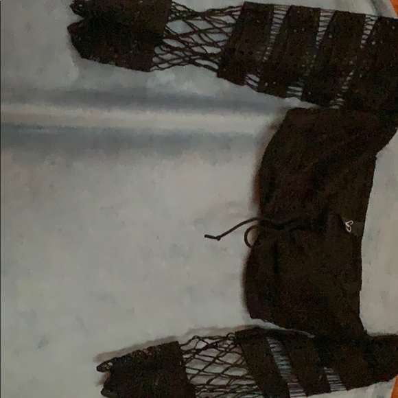 Black long sleeve summer crop top - Picture 3 of 3